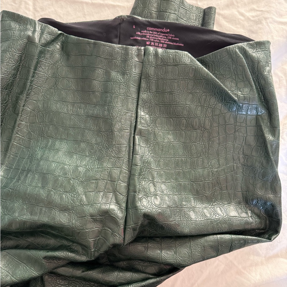 Never Worn Commando Green Snakeskin Leggings - image 2